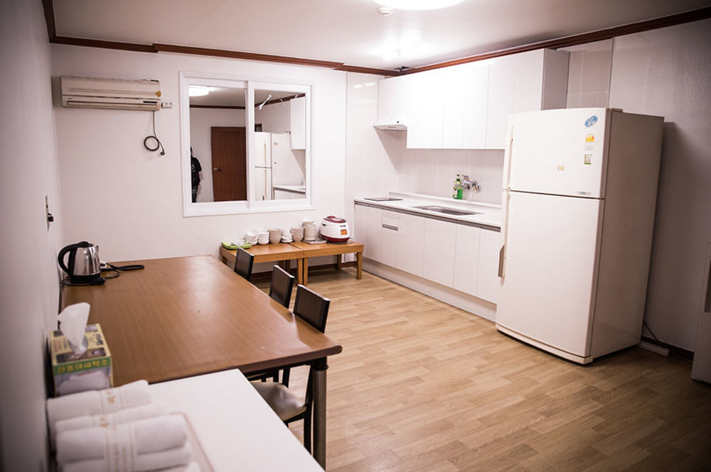 Picasso Motel Haeundae Busan Buitenkant foto