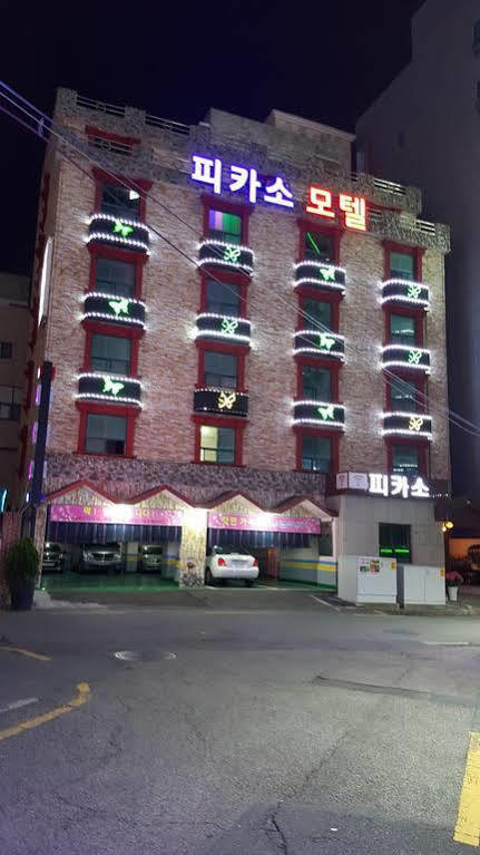Picasso Motel Haeundae Busan Buitenkant foto